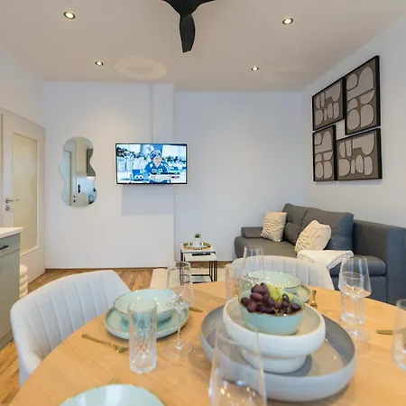 Flowapartment Hof, 24h Checkin, Ir-sauna, Parkplatz, Wlan250mbit דירה הוף