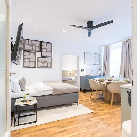Flowapartment Hof, 24h Checkin, Ir-sauna, Parkplatz, Wlan250mbit הוף