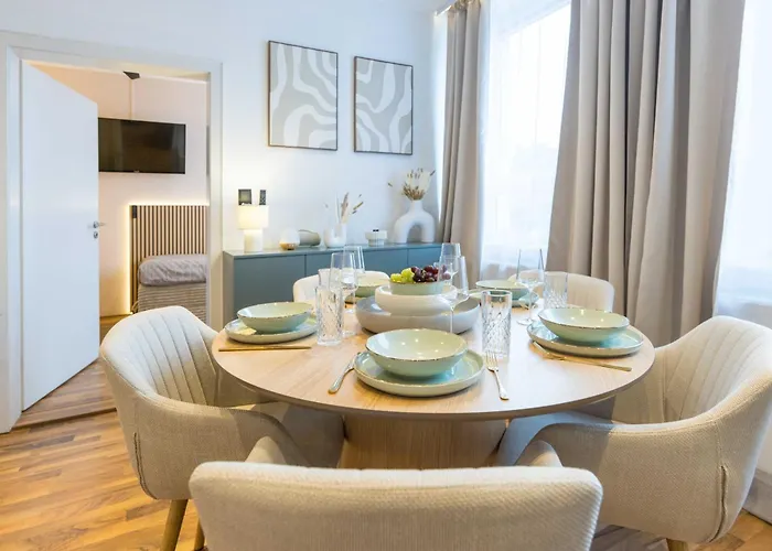 Flowapartment Hof, 24h Checkin, Ir-sauna, Parkplatz, Wlan250mbit Daire Hof (Bavaria)