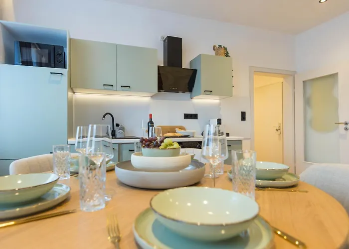 Flowapartment Hof, 24h Checkin, Ir-sauna, Parkplatz, Wlan250mbit Hof (Bavaria)