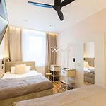 Flowapartment Hof, 24h Checkin, Ir-sauna, Parkplatz, Wlan250mbit Hof (Bavaria)