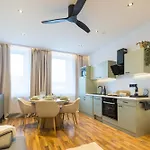 Flowapartment Hof, 24h Checkin, Ir-sauna, Parkplatz, Wlan250mbit Lejlighed *