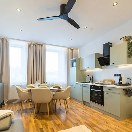 Flowapartment Hof, 24h Checkin, Ir-sauna, Parkplatz, Wlan250mbit Apartment *