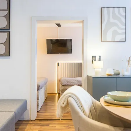 Flowapartment Hof, 24h Checkin, Ir-sauna, Parkplatz, Wlan250mbit Apartment *