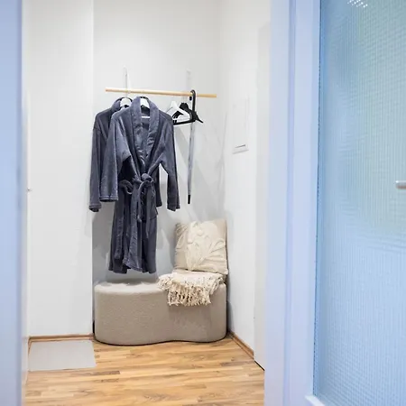 Apartment Flowapartment Hof, 24h Checkin, Ir-sauna, Parkplatz, Wlan250mbit Hof (Bavaria)