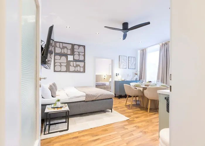 Flowapartment Hof, 24h Checkin, Ir-sauna, Parkplatz, Wlan250mbit هوف