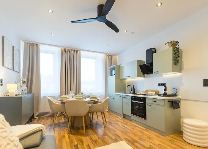 Flowapartment Hof, 24h Checkin, Ir-sauna, Parkplatz, Wlan250mbit شقة *